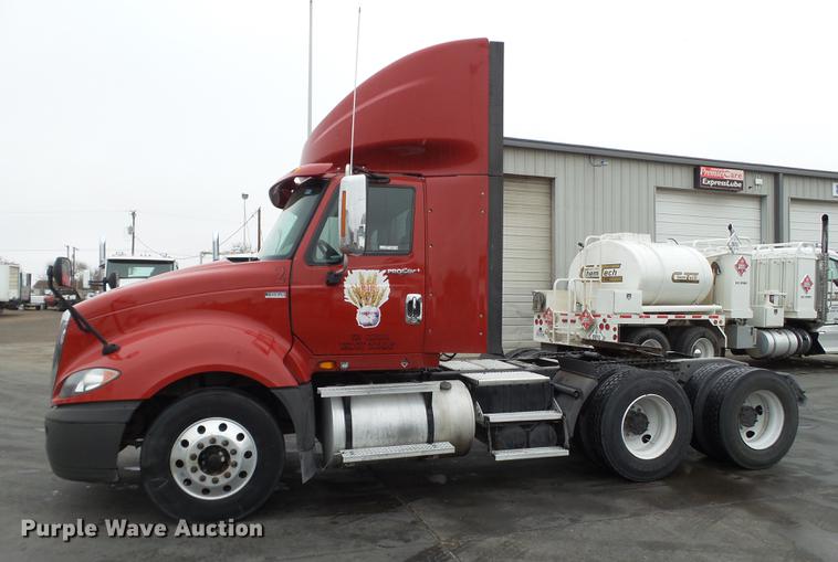 image for item EI9547 2013 International ProStar semi truck