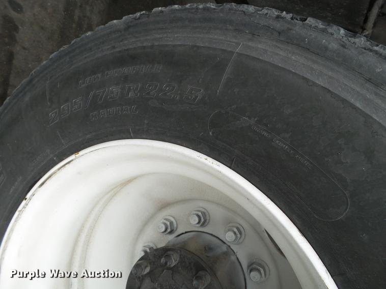 image for item EI9547 2013 International ProStar semi truck