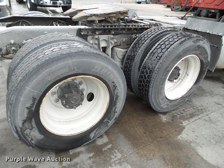 image for item EI9547 2013 International ProStar semi truck