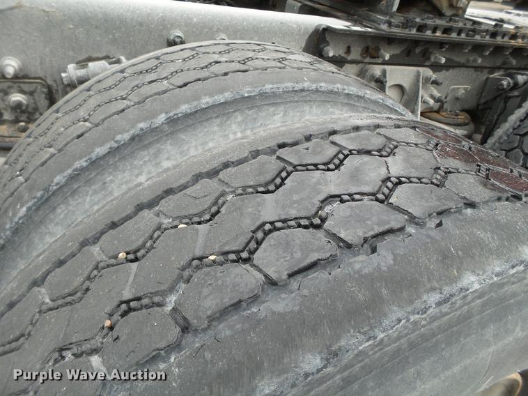 image for item EI9547 2013 International ProStar semi truck