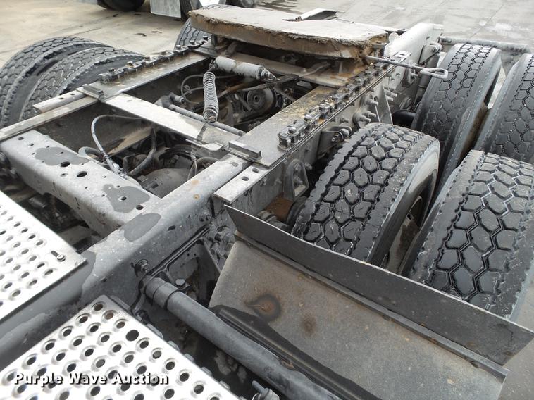 image for item EI9547 2013 International ProStar semi truck