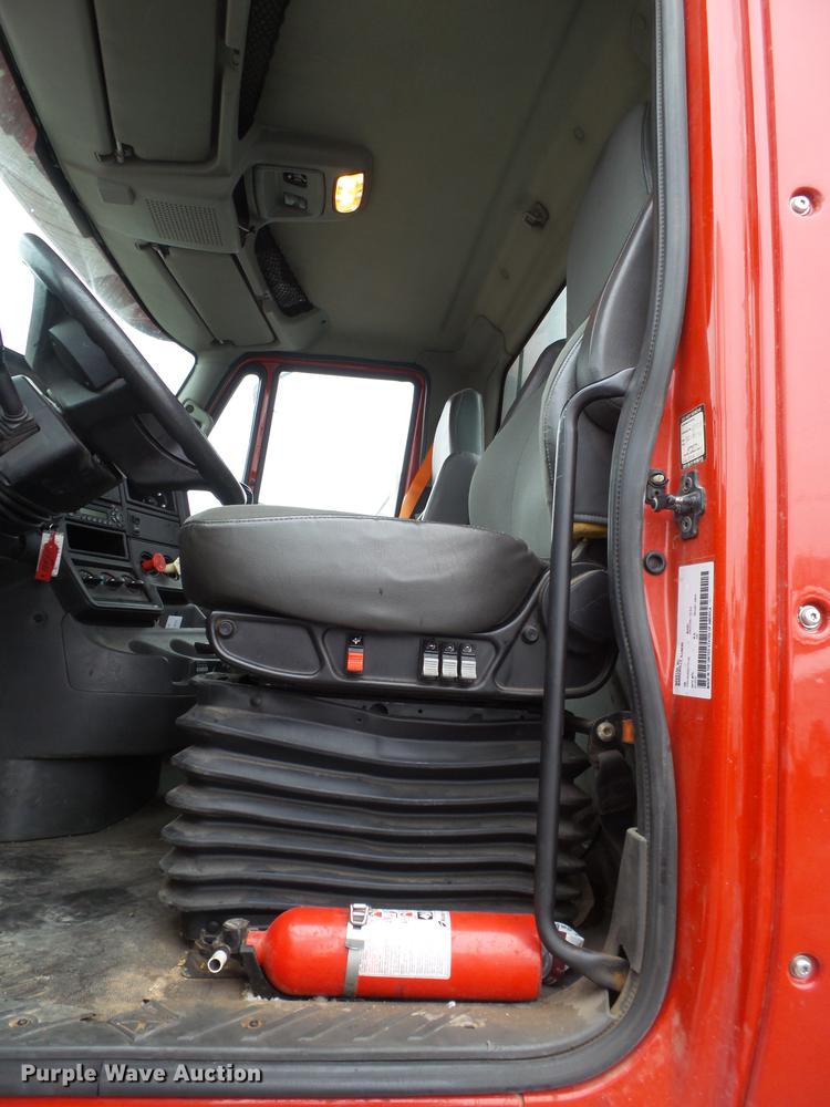 image for item EI9547 2013 International ProStar semi truck