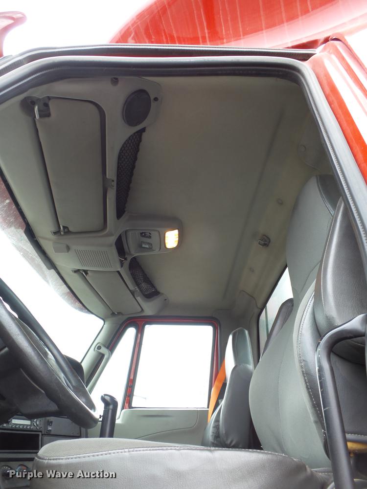 image for item EI9547 2013 International ProStar semi truck