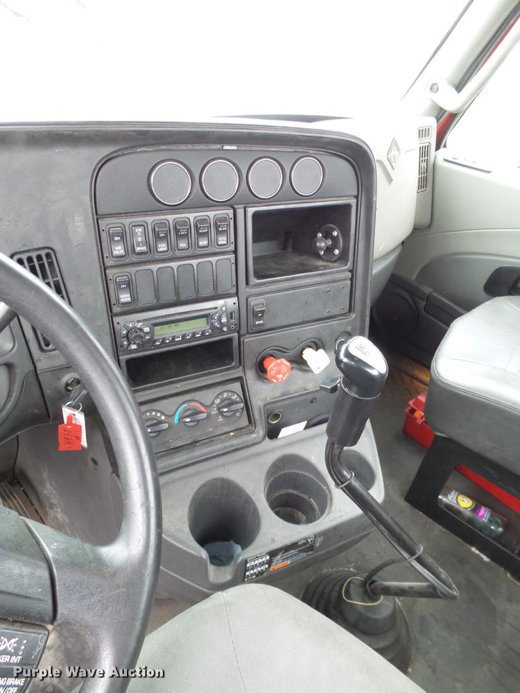 image for item EI9547 2013 International ProStar semi truck