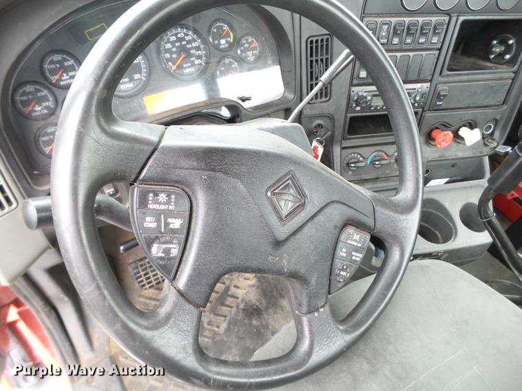 image for item EI9547 2013 International ProStar semi truck