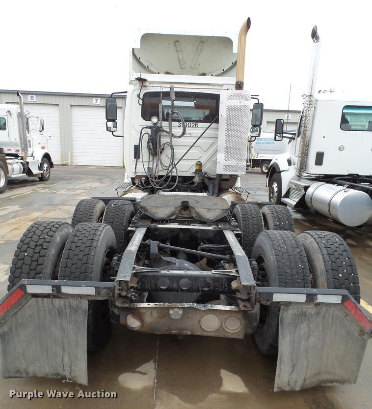 image for item EI9548 2011 International TranStar 8600 semi truck