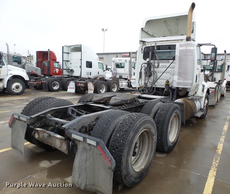 image for item EI9548 2011 International TranStar 8600 semi truck