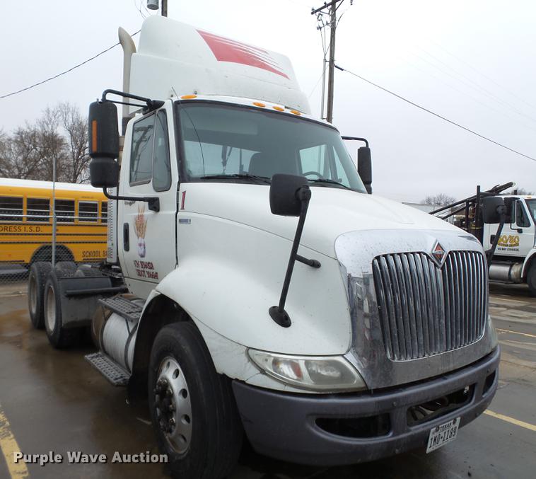 image for item EI9548 2011 International TranStar 8600 semi truck