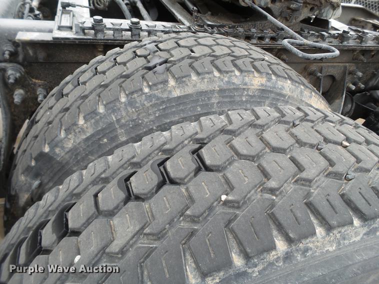 image for item EI9548 2011 International TranStar 8600 semi truck