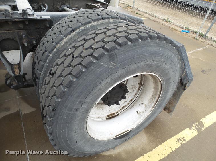 image for item EI9548 2011 International TranStar 8600 semi truck