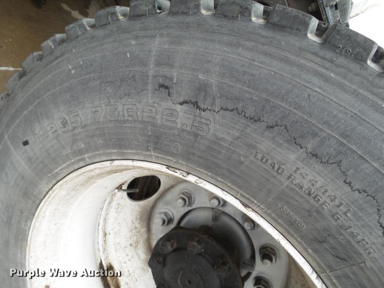 image for item EI9548 2011 International TranStar 8600 semi truck