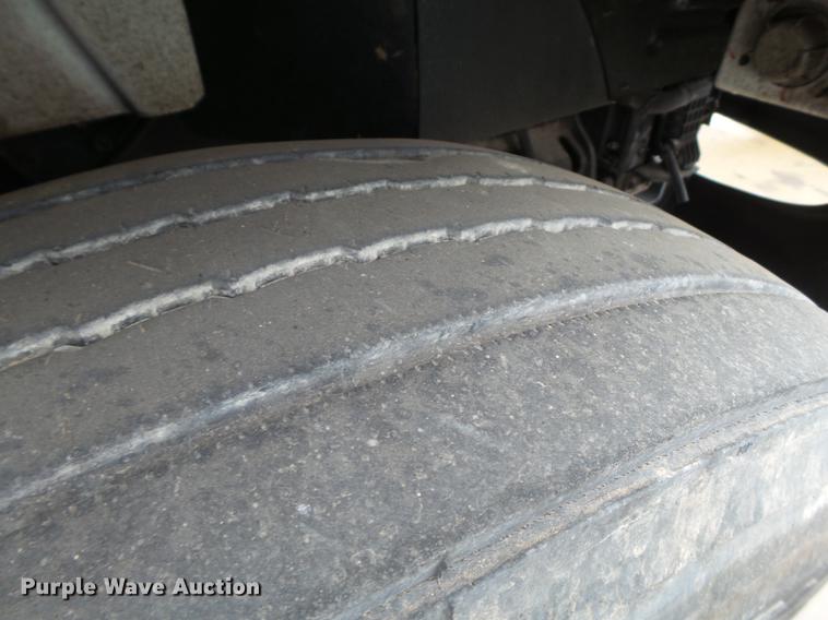 image for item EI9548 2011 International TranStar 8600 semi truck