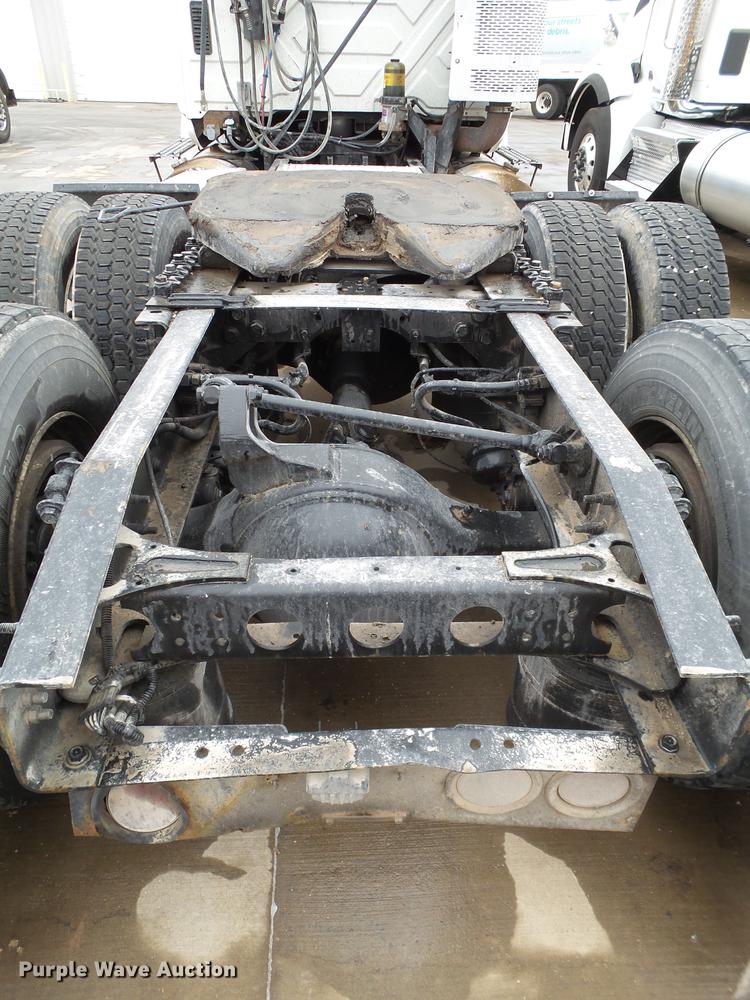 image for item EI9548 2011 International TranStar 8600 semi truck