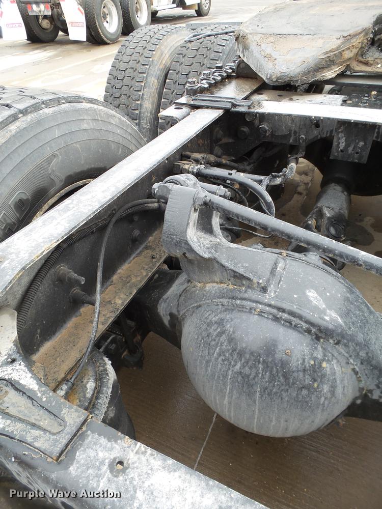 image for item EI9548 2011 International TranStar 8600 semi truck