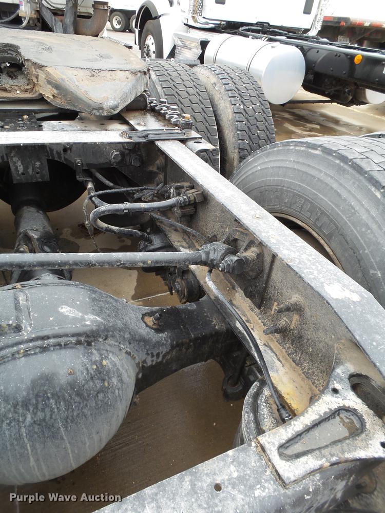 image for item EI9548 2011 International TranStar 8600 semi truck