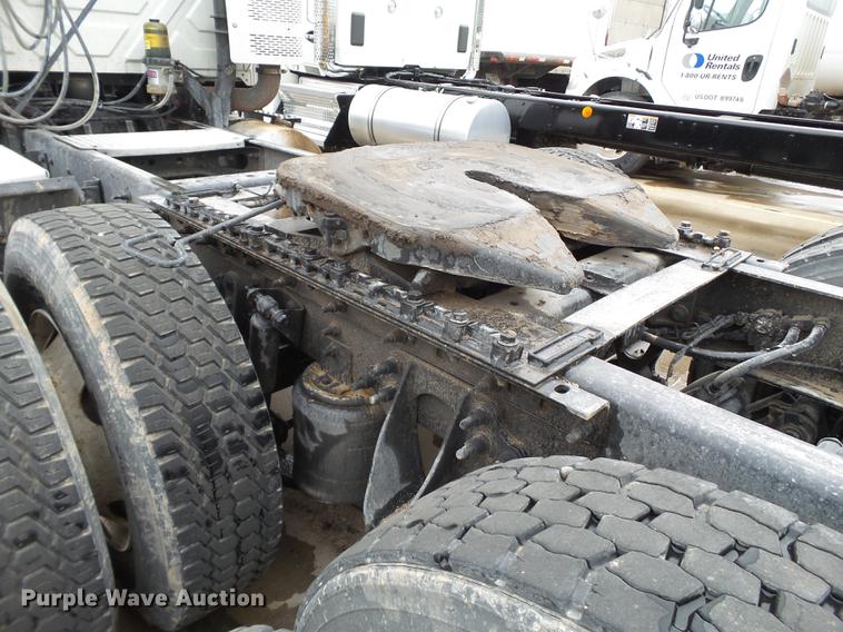 image for item EI9548 2011 International TranStar 8600 semi truck