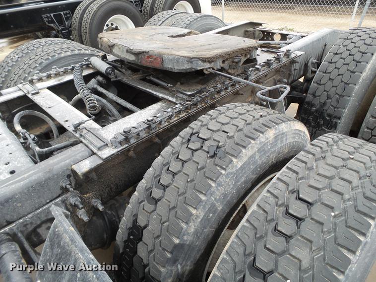 image for item EI9548 2011 International TranStar 8600 semi truck