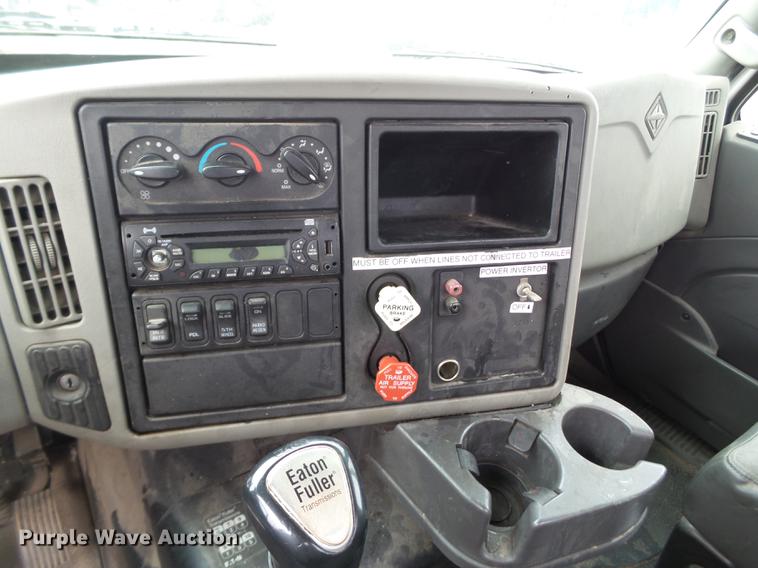 image for item EI9548 2011 International TranStar 8600 semi truck