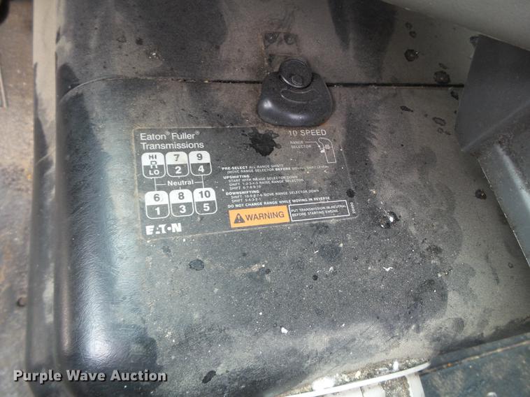 image for item EI9548 2011 International TranStar 8600 semi truck