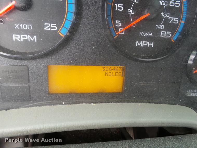 image for item EI9548 2011 International TranStar 8600 semi truck