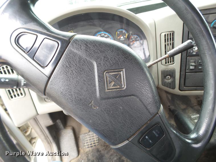 image for item EI9548 2011 International TranStar 8600 semi truck