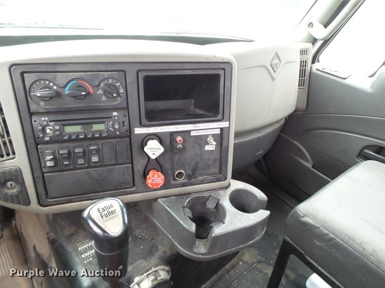 image for item EI9548 2011 International TranStar 8600 semi truck