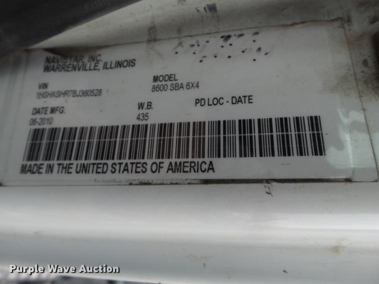 image for item EI9548 2011 International TranStar 8600 semi truck