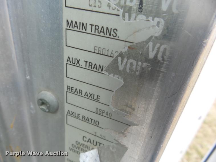 image for item EI9769 2006 Kenworth T600 semi truck