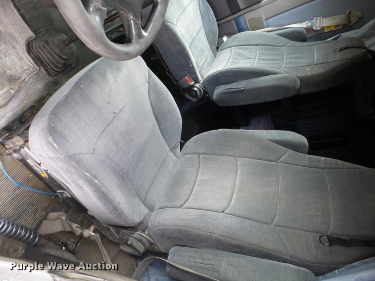 image for item EI9769 2006 Kenworth T600 semi truck