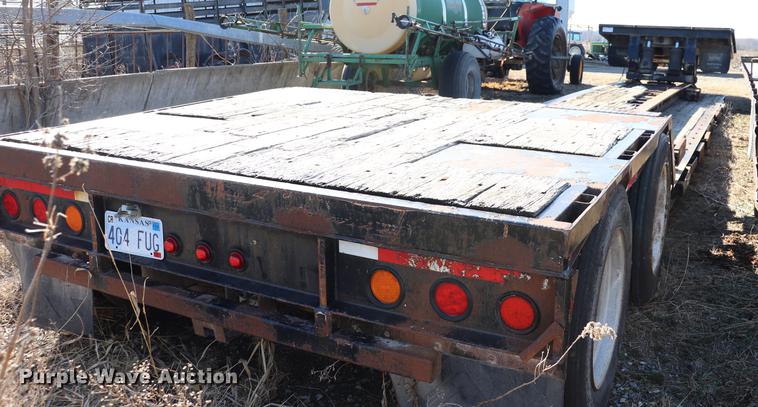 image for item EJ9781 1998 Landoll Easy Hooker lowboy equipment trailer