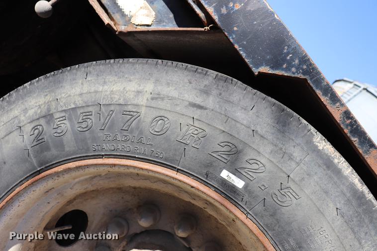 image for item EJ9781 1998 Landoll Easy Hooker lowboy equipment trailer