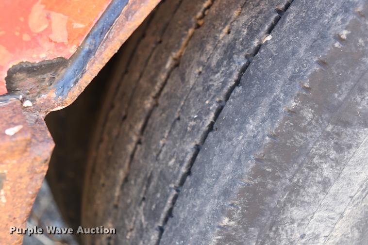 image for item EJ9781 1998 Landoll Easy Hooker lowboy equipment trailer