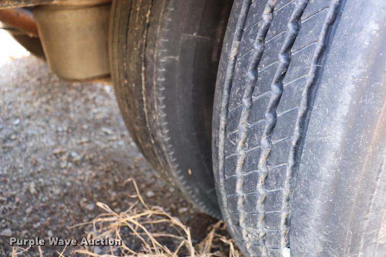 image for item EJ9781 1998 Landoll Easy Hooker lowboy equipment trailer