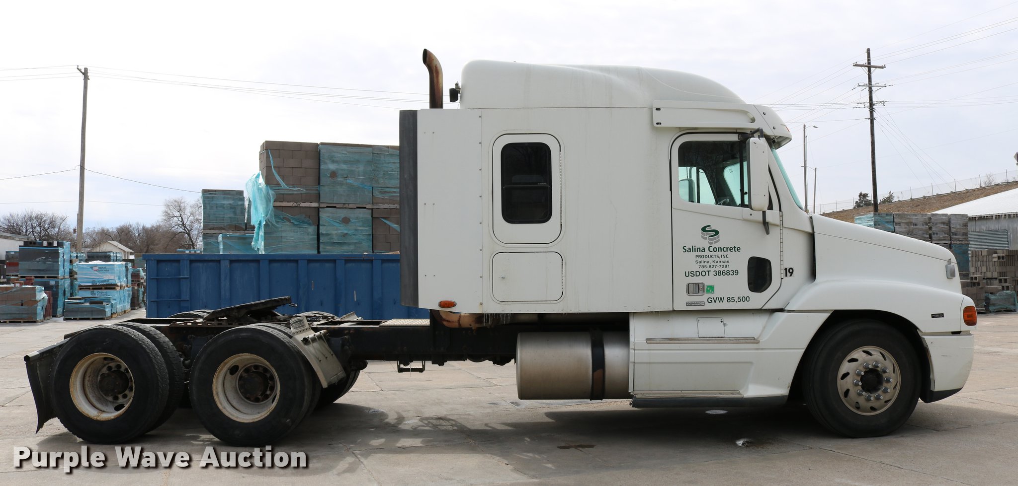 2003 Freightliner Century Class ST120 semi truck in Salina, KS Item