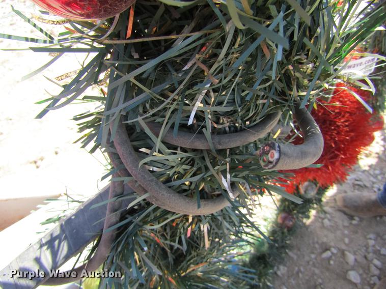 image for item BU9669 Approximately 98 Christmas decorations