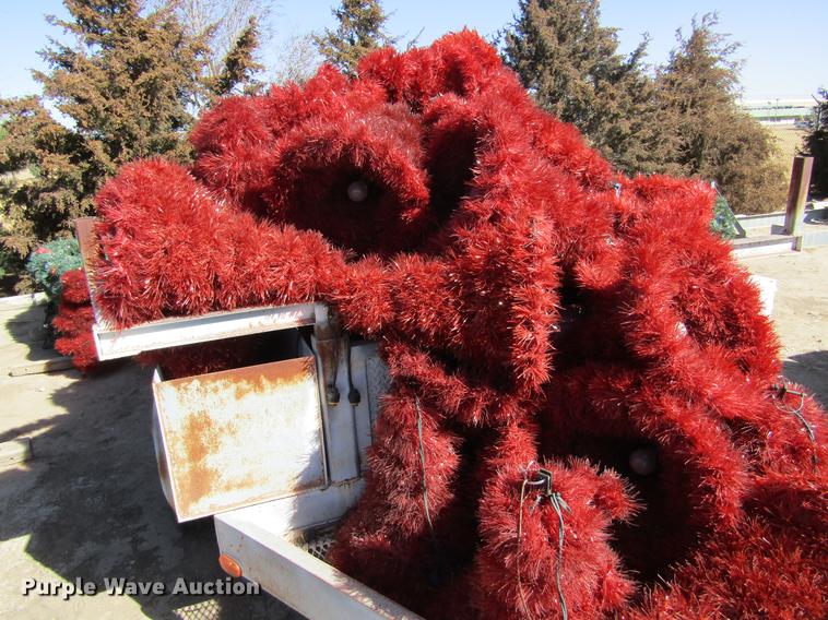 image for item BU9669 Approximately 98 Christmas decorations