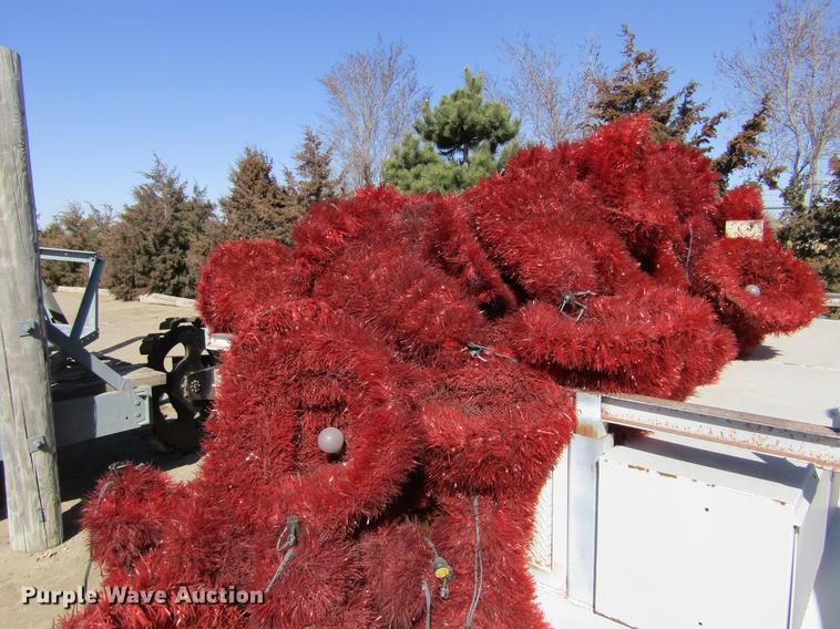 image for item BU9669 Approximately 98 Christmas decorations