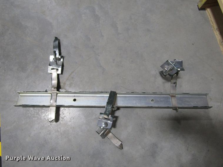 image for item BU9669 Approximately 98 Christmas decorations