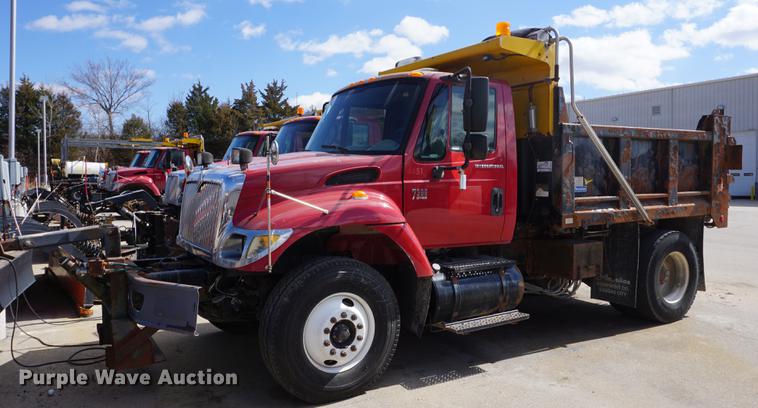 image for item DB0326 2005 International 7300 dump truck