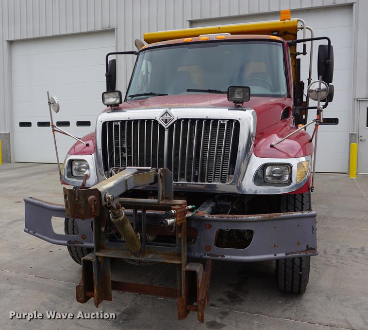 image for item DB0326 2005 International 7300 dump truck