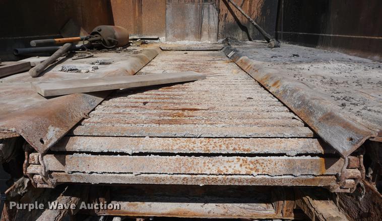 image for item DB0326 2005 International 7300 dump truck