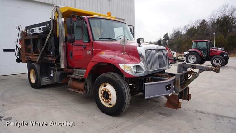 image for item DB0326 2005 International 7300 dump truck