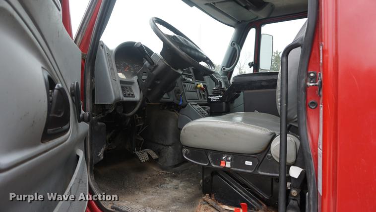 image for item DB0326 2005 International 7300 dump truck