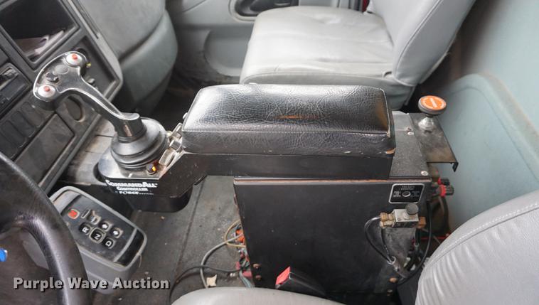 image for item DB0326 2005 International 7300 dump truck