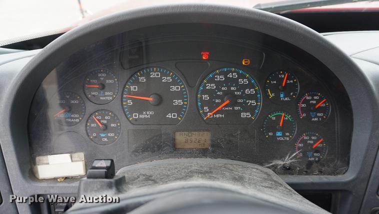 image for item DB0326 2005 International 7300 dump truck