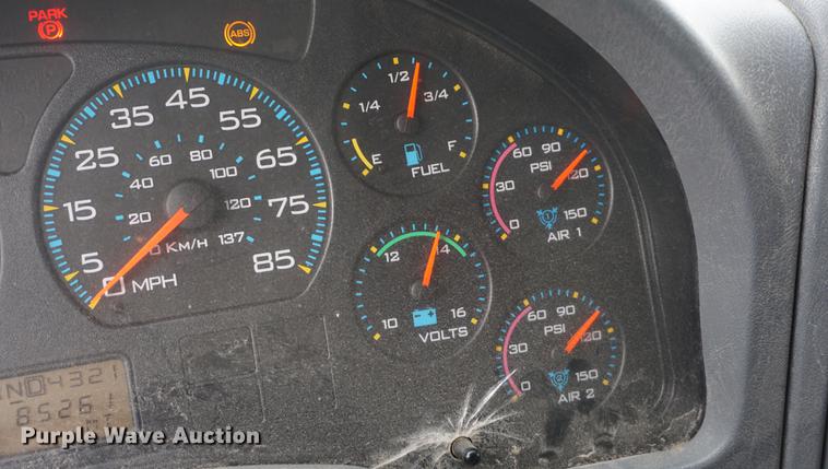 image for item DB0326 2005 International 7300 dump truck