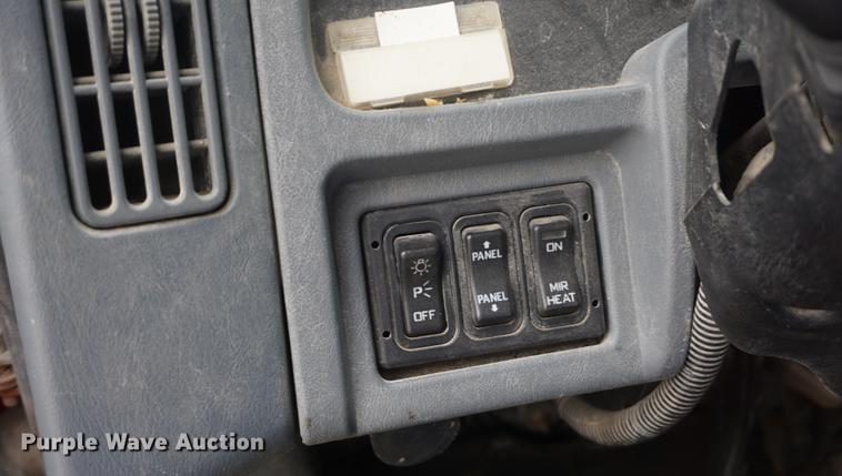 image for item DB0326 2005 International 7300 dump truck