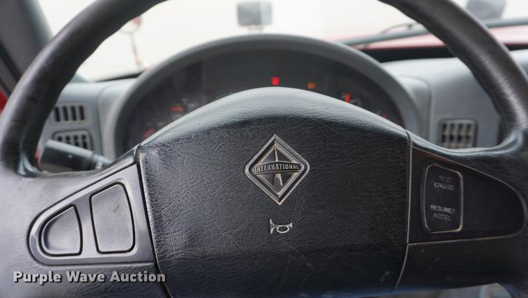 image for item DB0326 2005 International 7300 dump truck