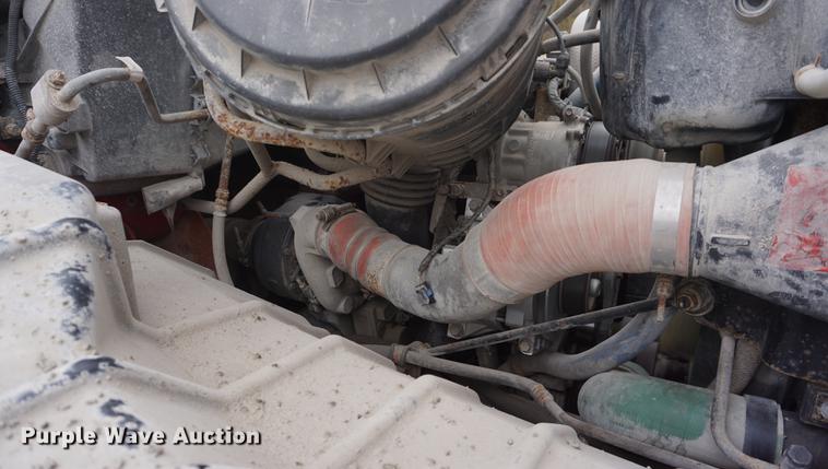 image for item DB0326 2005 International 7300 dump truck