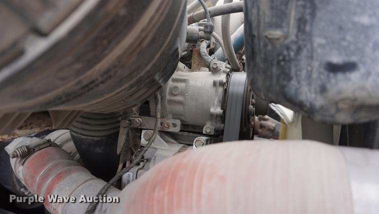 image for item DB0326 2005 International 7300 dump truck